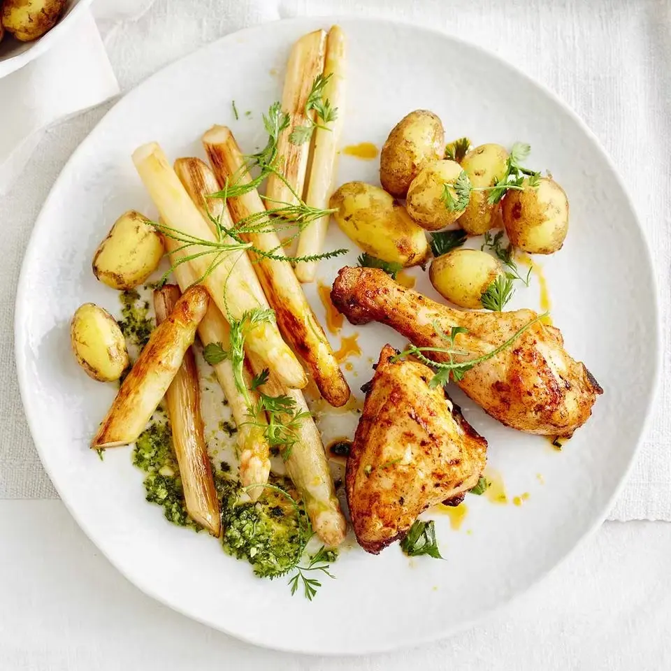 Mediterraner Spargel mit Ofenhuhn